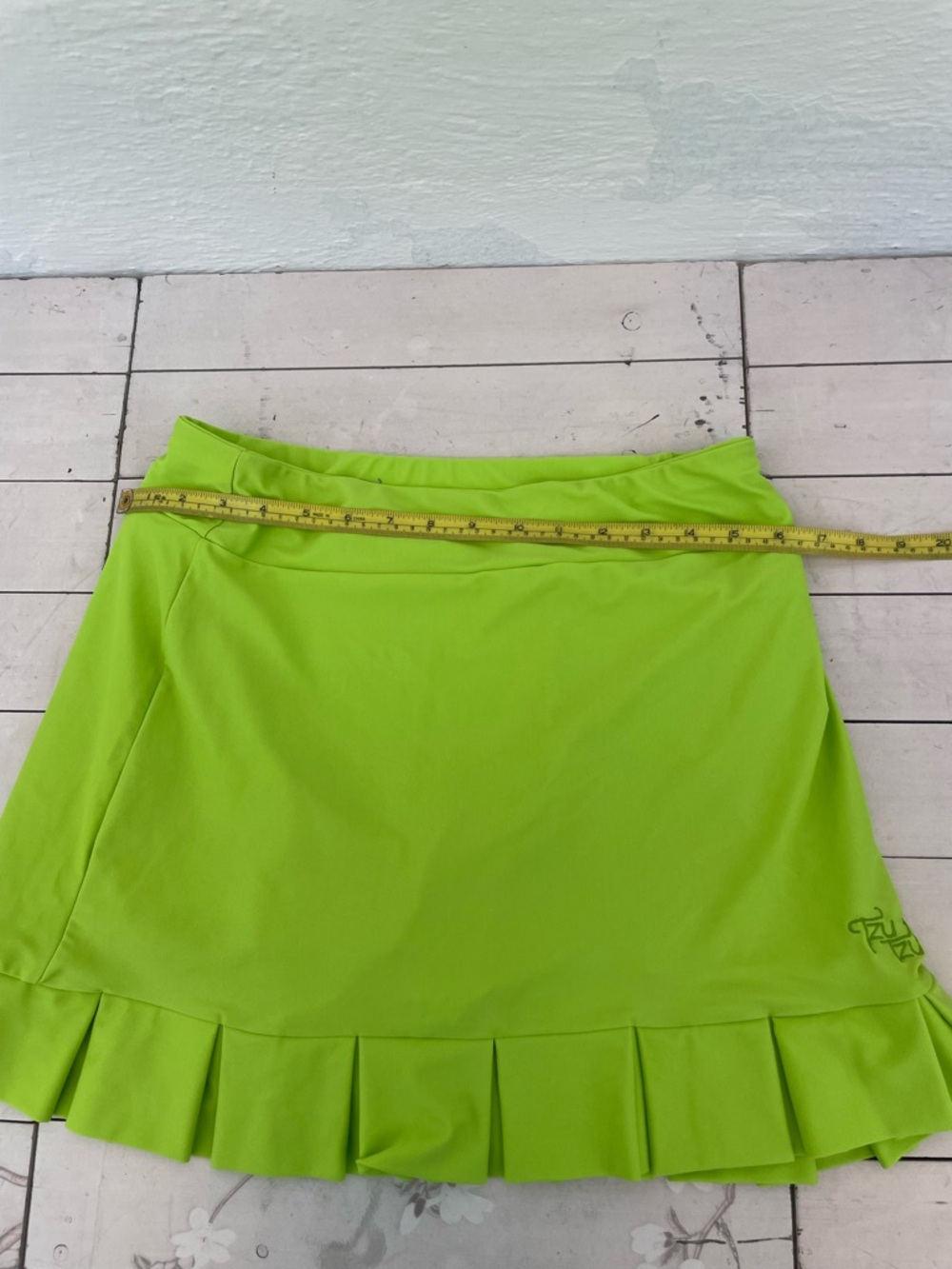 Tzu Tzu Lime Green Pleated Hem Mini Skirt - Picture 4 of 7